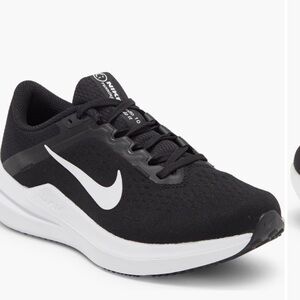 Nike Women's Winflo 10 Black and White Athletic Shoes